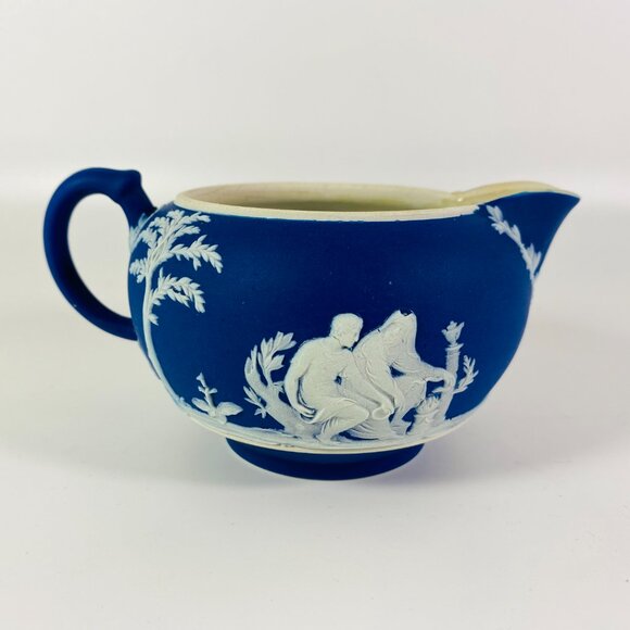 RARE !! Vintage Wedgwood Cobalt Blue Jasperware Creamer and Sugar Bowl - Picture 4 of 12